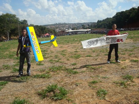 campeonato de som altomotivo vespasiano 23.05.10 voo com a equipe de suspeçao a  super ar 